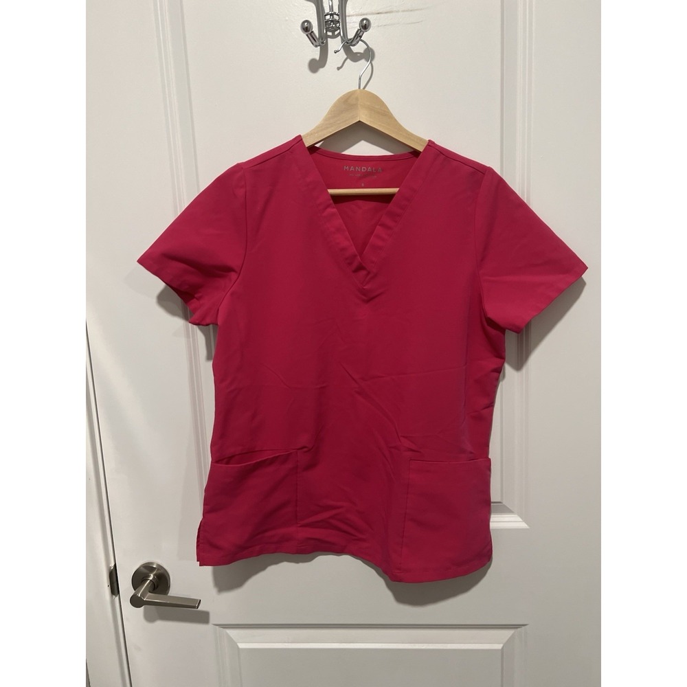 Mandalaโ 6 Pocket Scrub Top Pink V-Neck Size Small Doctor Nurse Vet